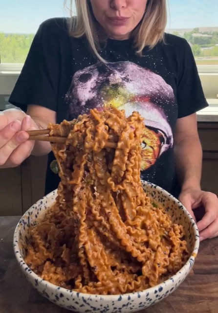 Peanut Chili Noodles